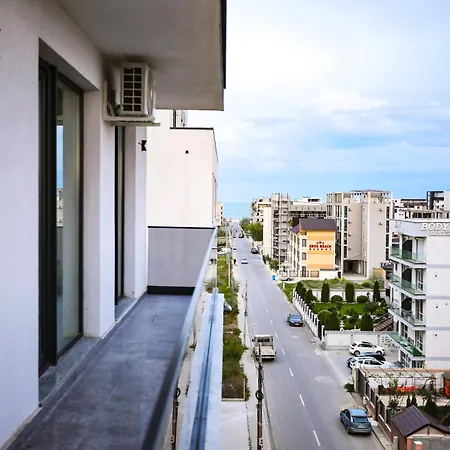 Pura Vida Mamaia Nord Aparthotel Navodari