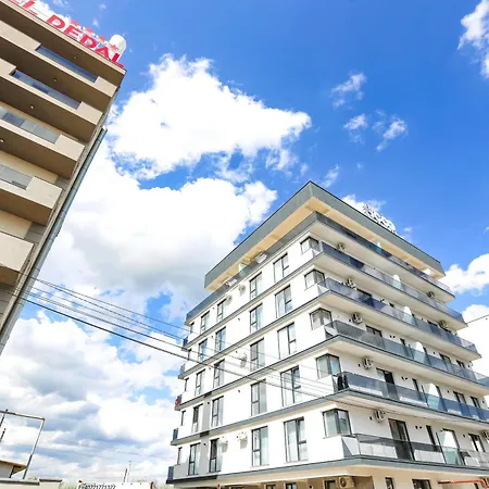 Pura Vida Mamaia Nord Aparthotel *
